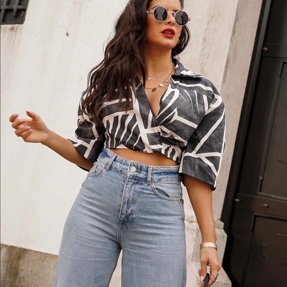 Zara Printed Cropped Shirt Size Small - Picture 2 of 7